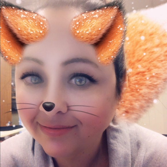 Meet your Posher, Melissa - Picture 2 of 4